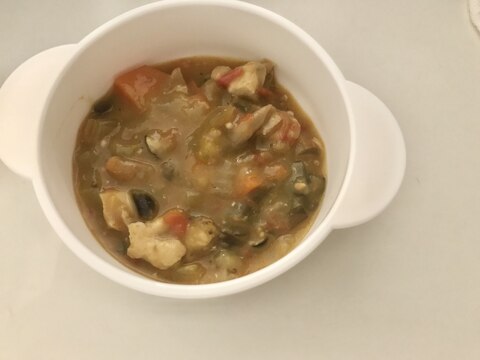 子どもの野菜たっぷり作り置きカレー。